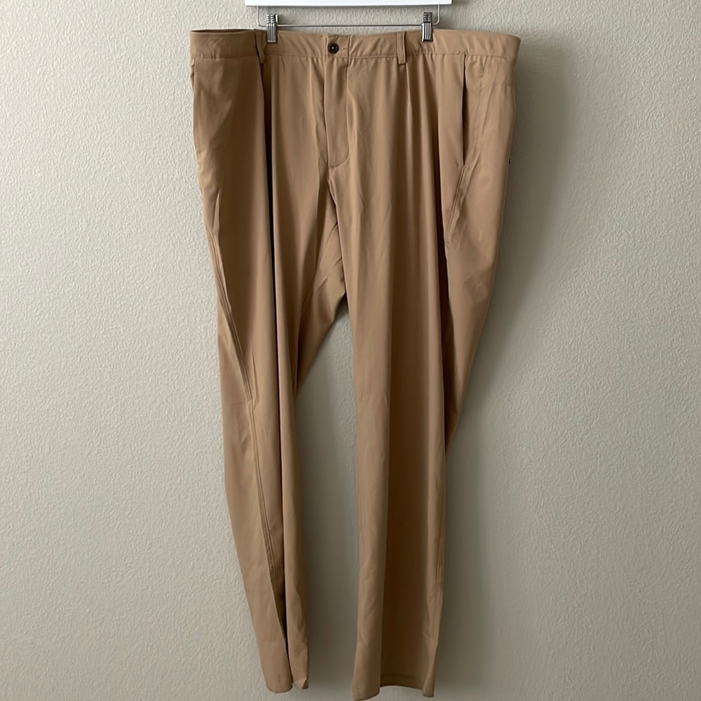 Under Armour Mens  Straight Leg Dress Pants  Sz. 50 Khaki